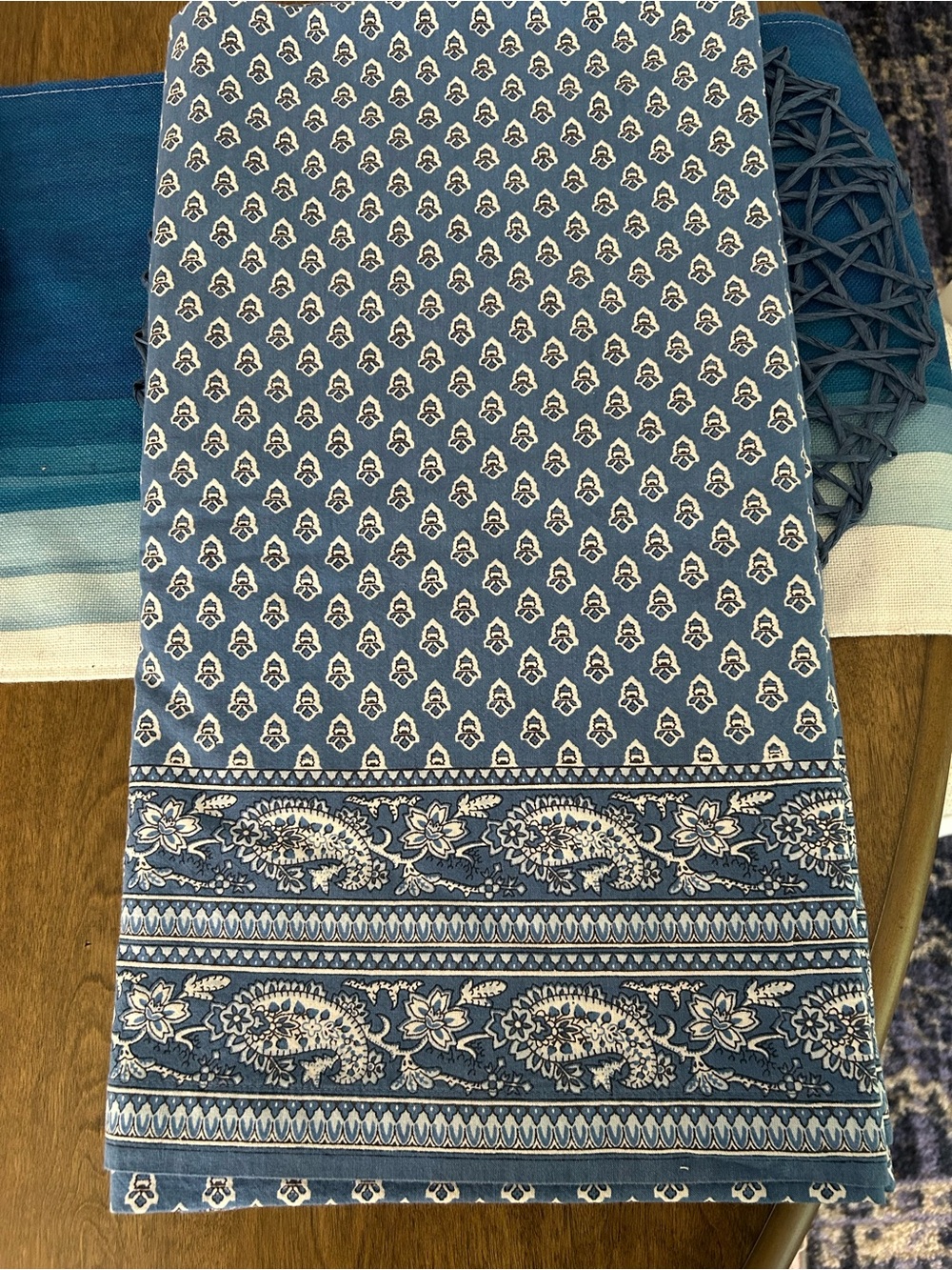 Williams Sonoma Blue and Cream Paisley Rectangle Table Cloth Perfect Condition